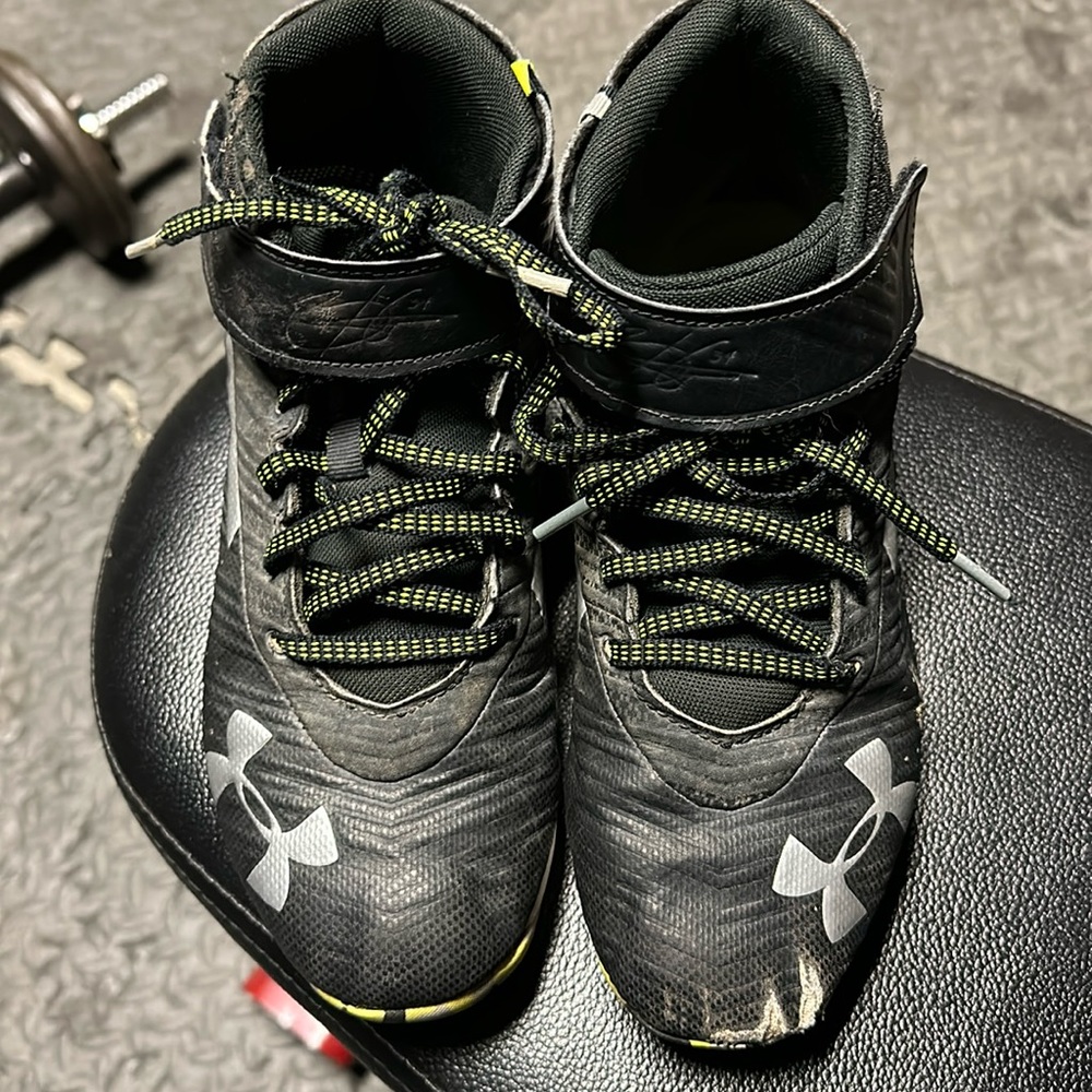 Baseball cleats